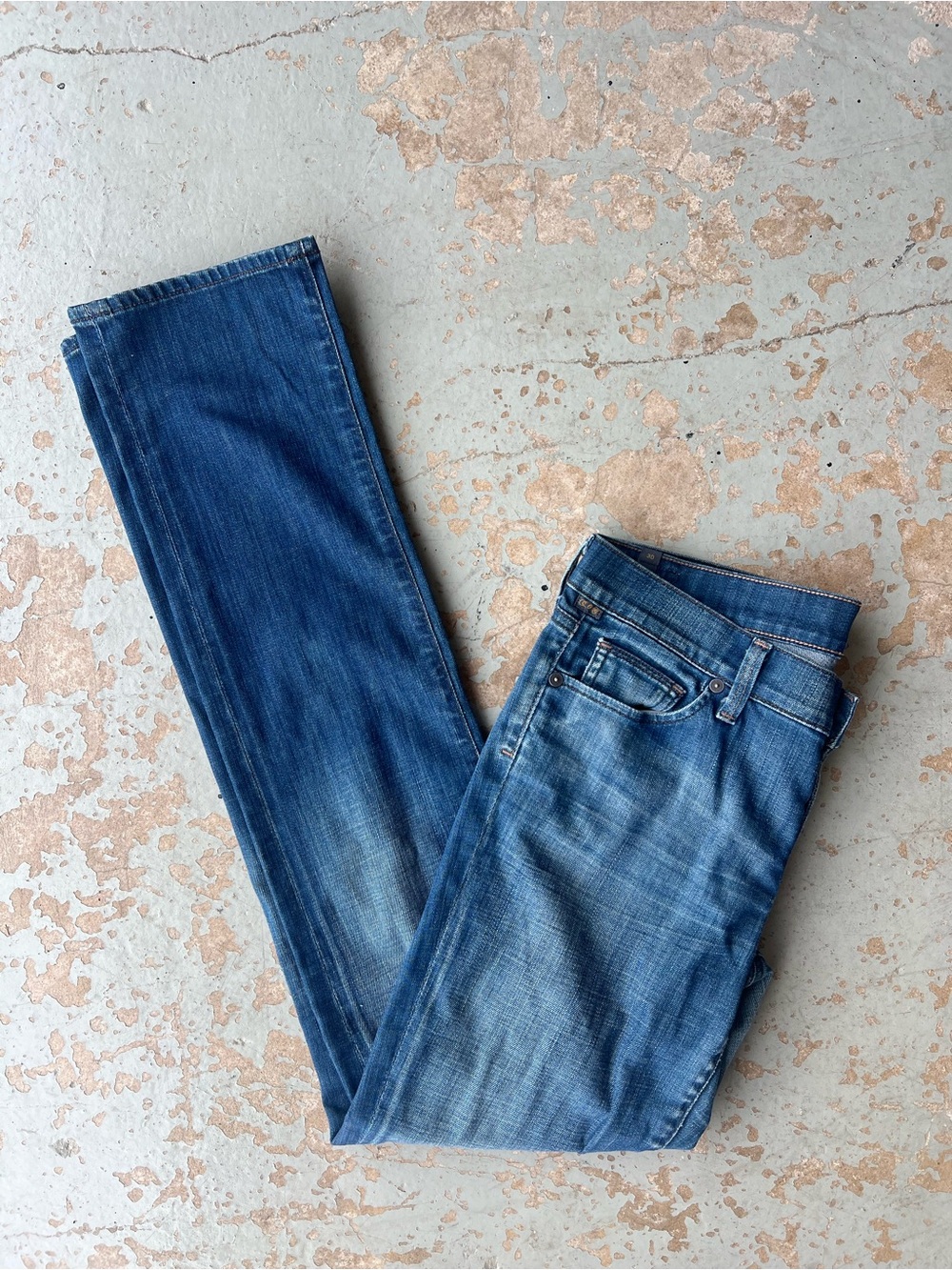 Women’s 30 Y2K Low Rise Straight Leg Blue Washed Denim Jeans